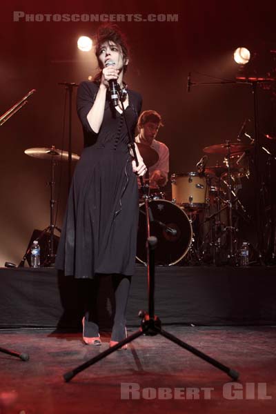 NOUVELLE VAGUE - 2010-11-30 - PARIS - Casino de Paris - Adrienne Pauly